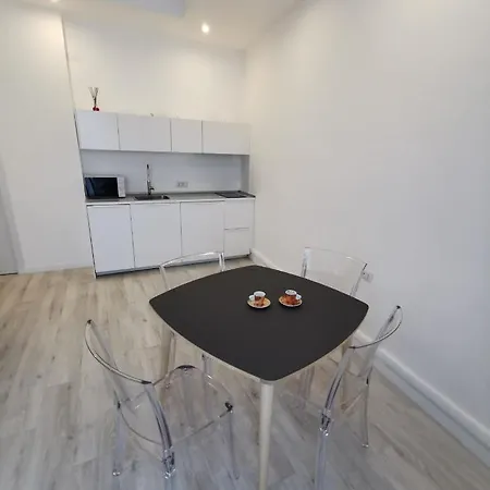 Dimora Nalu * バーリ